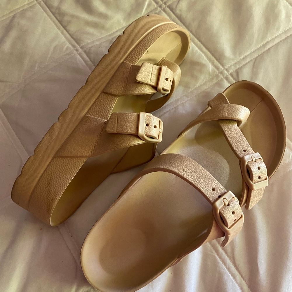 Women's Tan Sandals